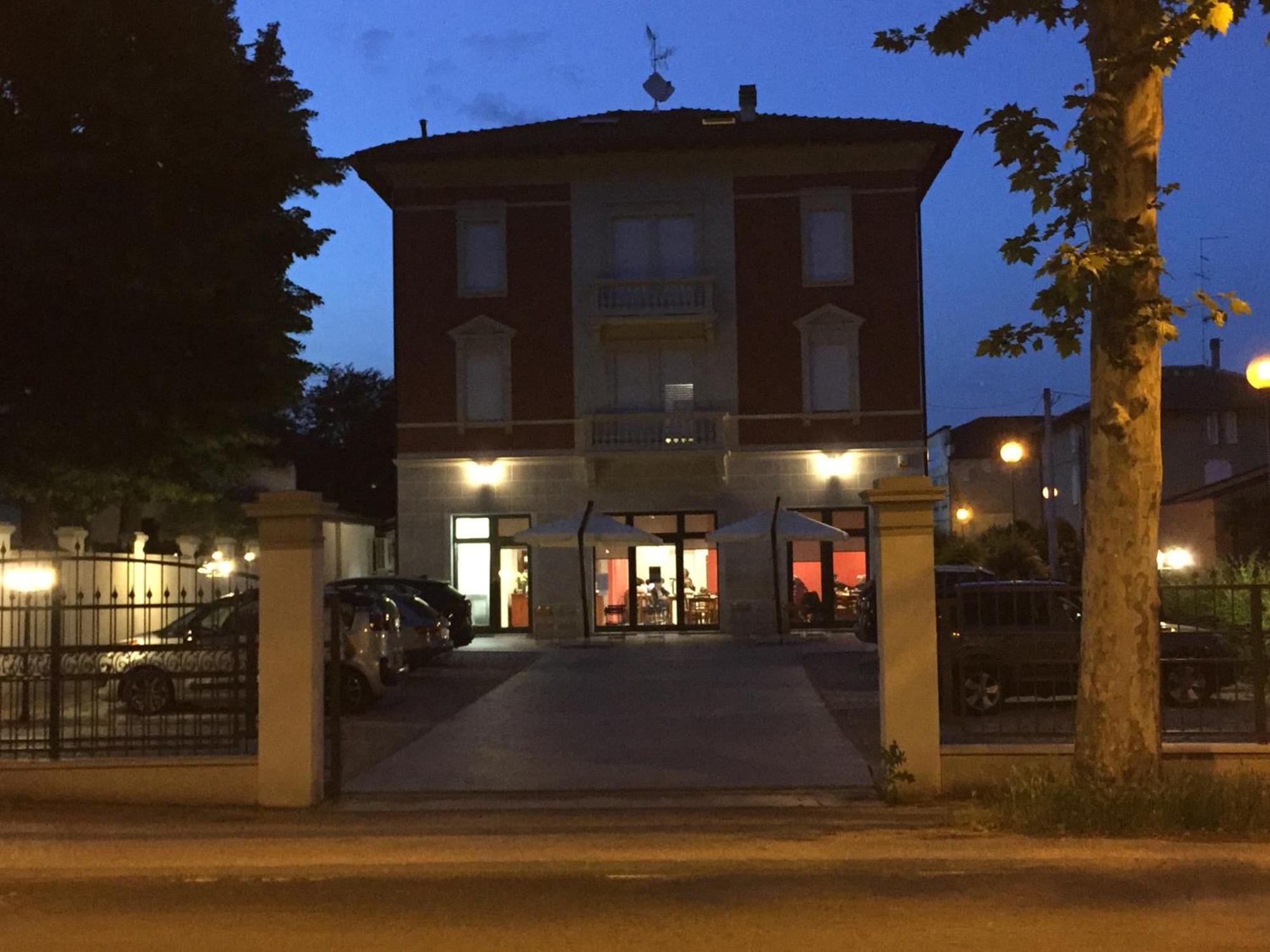Apartamento Mistica Space Reggio Emilia Exterior foto